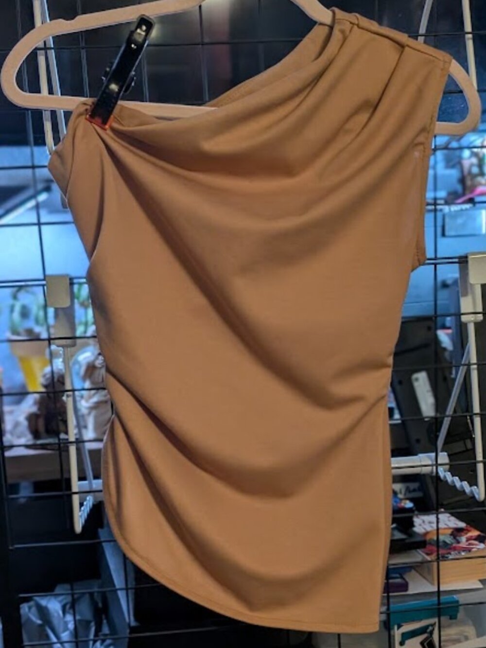 GT5- AVELORIA One Shoulder Ruched Top - Picture 5 of 5